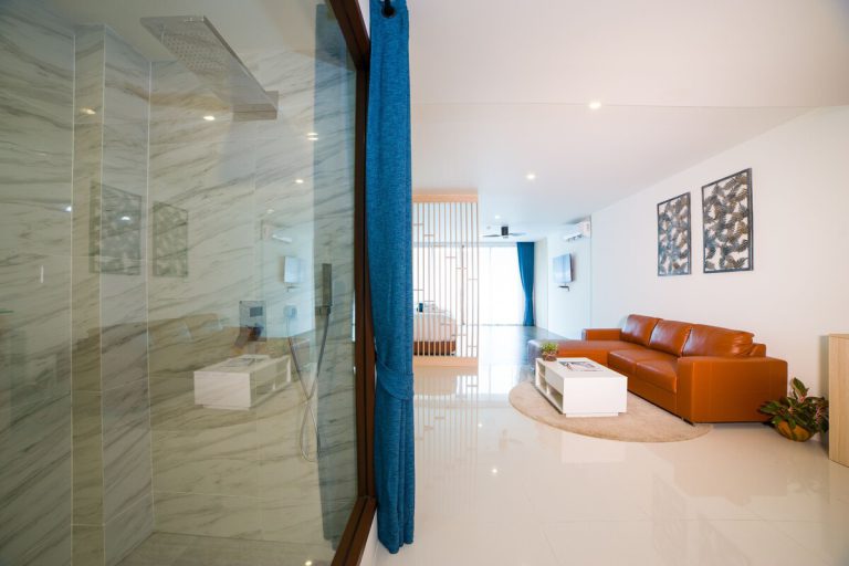 Suite at Oceana Resort with a glass-walled bathroom